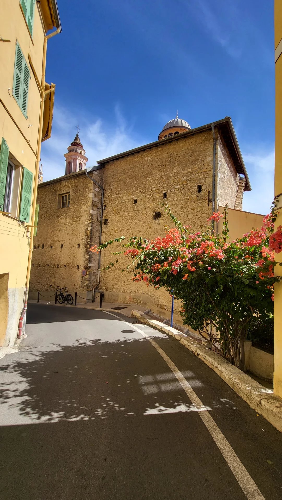 Menton vieille ville - 2 Pièces - Beaucoup de charme