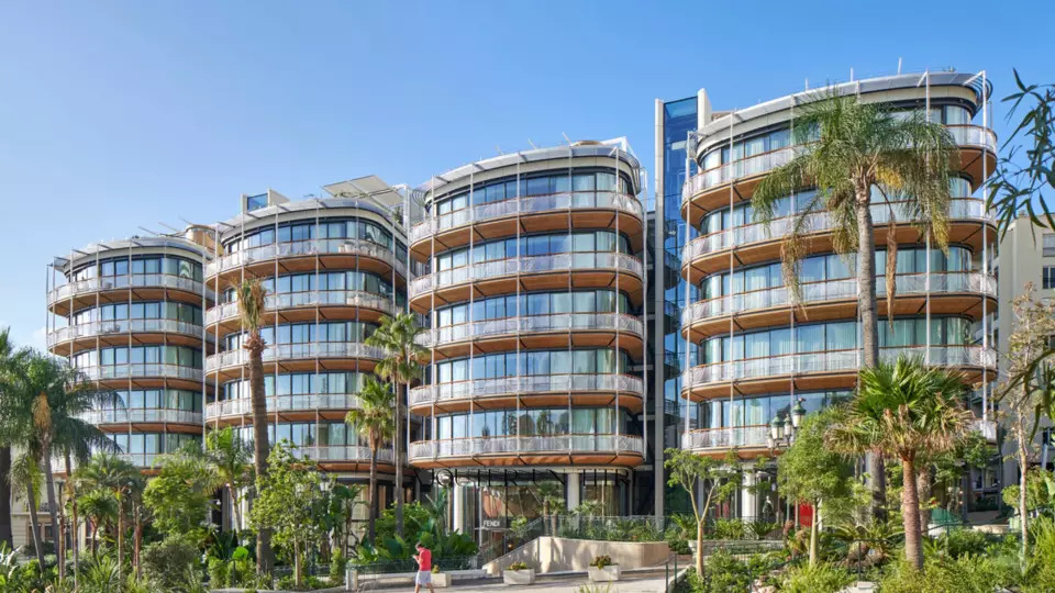 One Monte Carlo : 3 Pièces sur Etage Entier avec Vue Mer Panoramique
