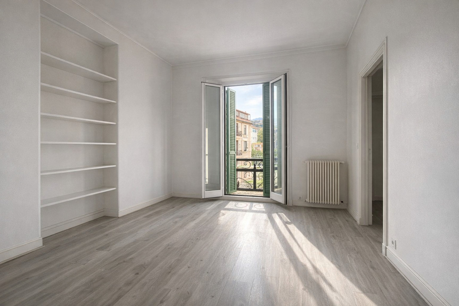 Grand appartement 5 pièces  – Menton