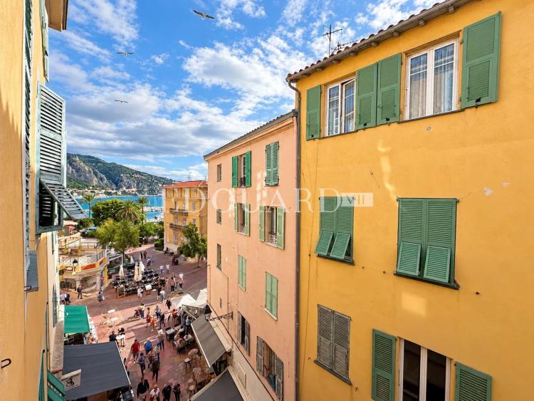 En exclusivité grand studio avec deux chambres en mezzanine, au cœur de la zone piétonne de Menton