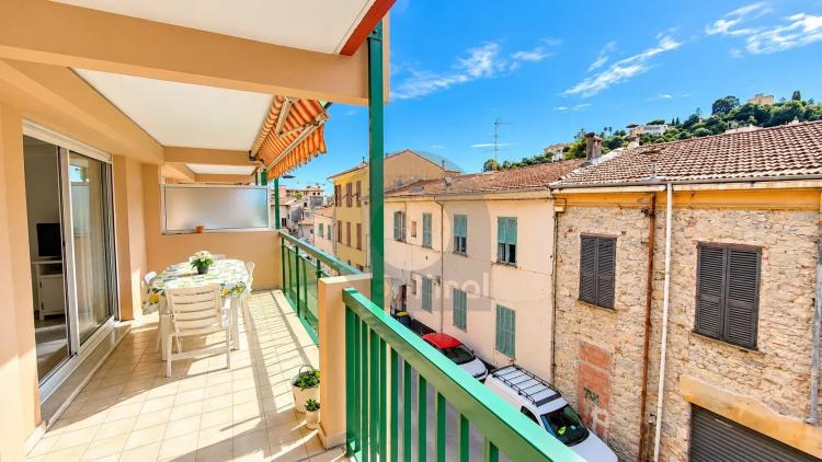 Menton Bas-Borrigo  -  grand 2 Pièces avec terrasse, garage et cave.