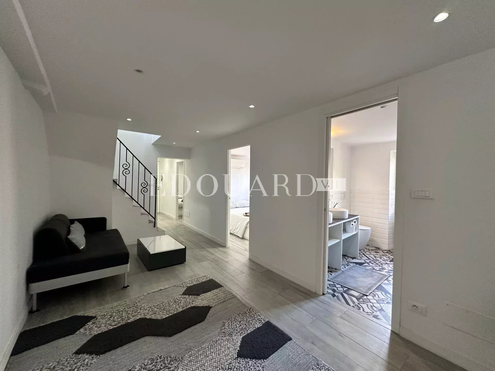 Quatre pièces en duplex avec spectaculaire terrasse sur le toit et époustouflante vue mer panoramique