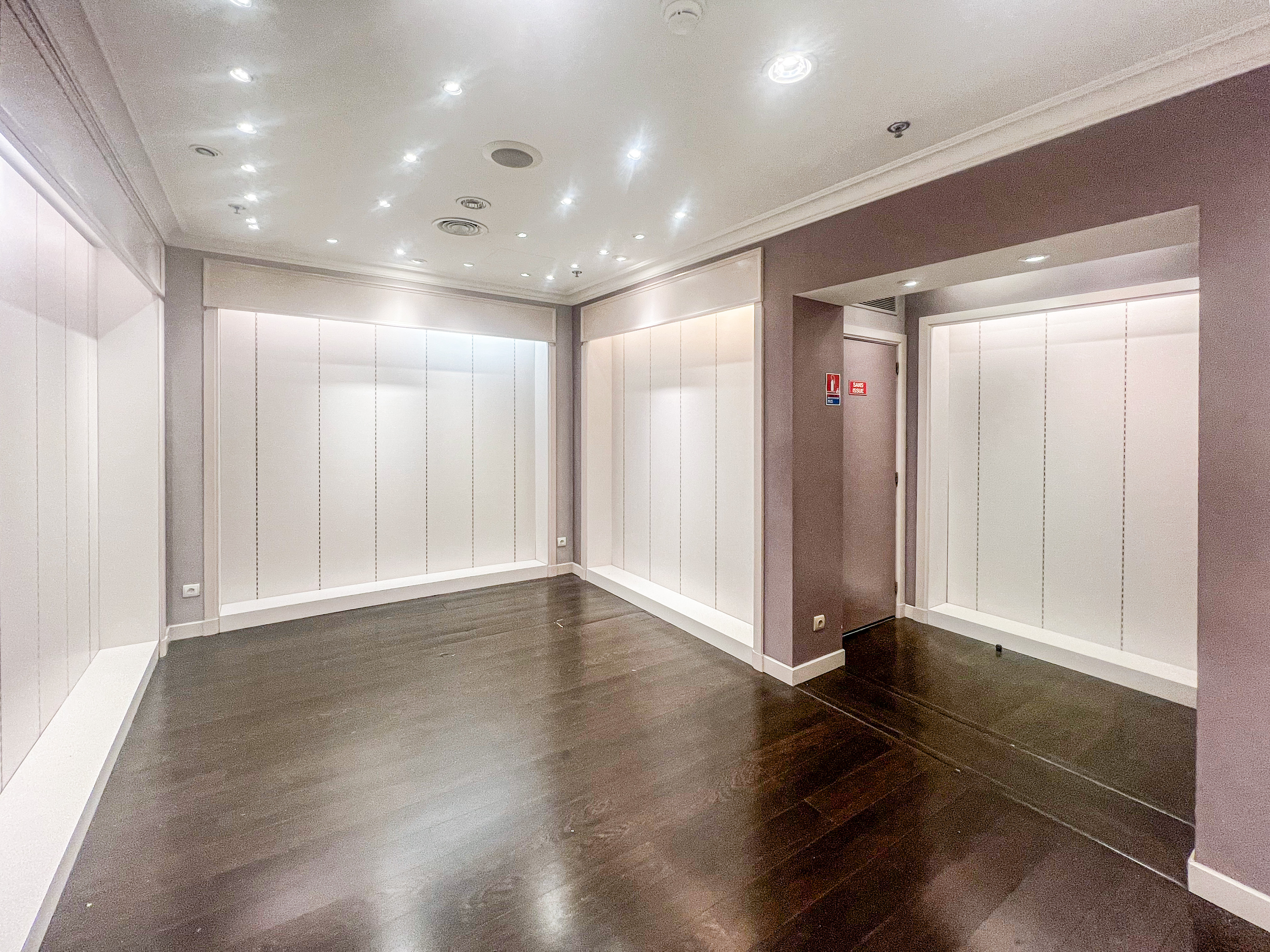 EXCEPTIONNEL - METROPOLE - LOCAL COMMERCIAL
