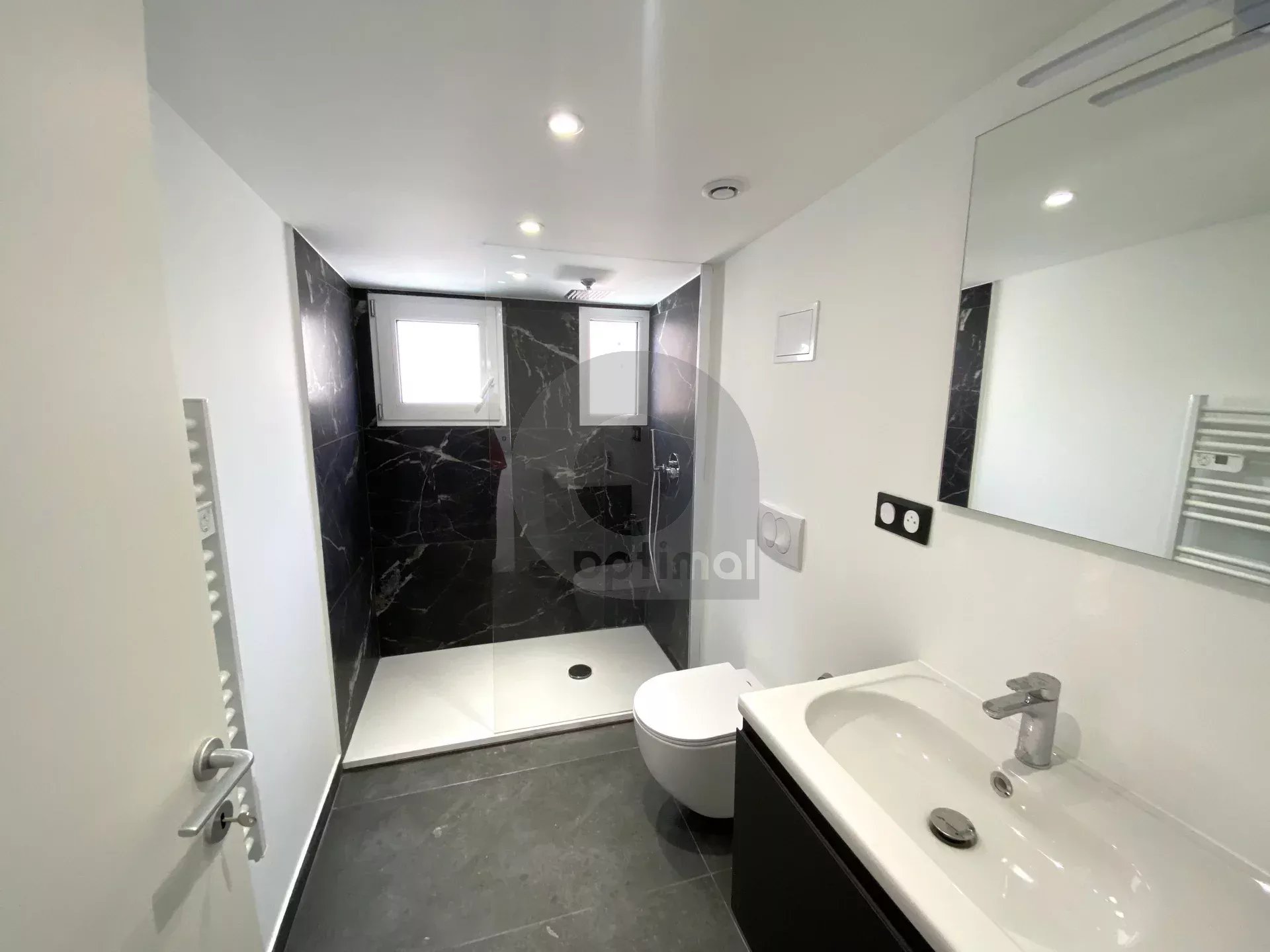A VENDRE MENTON CENTRE 3P DERNIER ETAGE 62M2 AVEC TERRASSE  38M2