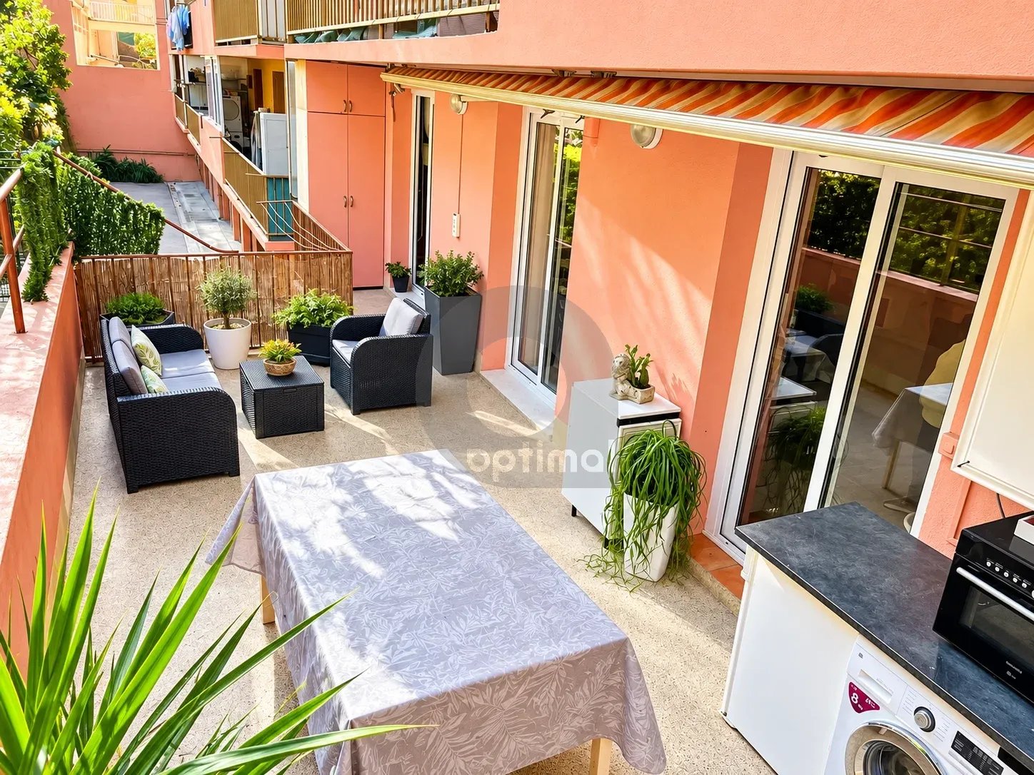 A VENDRE - MENTON CAREÏ - BEAU 3P AVEC CAVE EN BON ETAT TRAVERSANT BALCON TERRASSE ET JARDIN