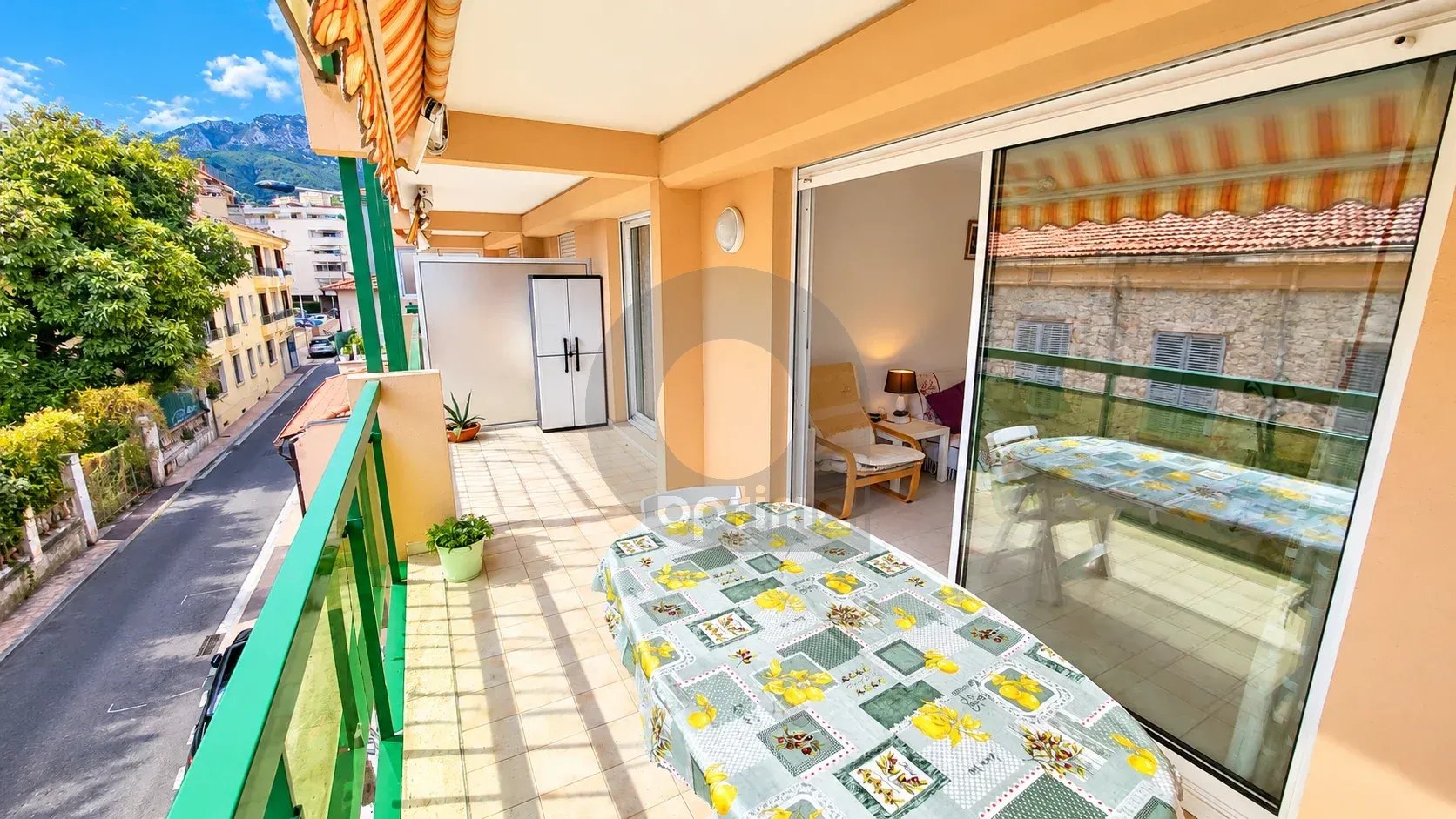 Menton Bas-Borrigo  -  grand 2 Pièces avec terrasse, garage et cave.