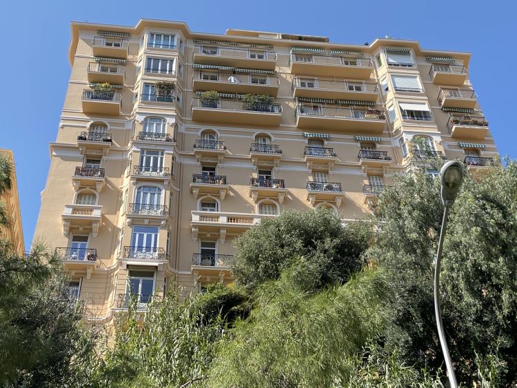 La Rousse – La Radieuse – 2 pièces rénové et meublé avec balcons