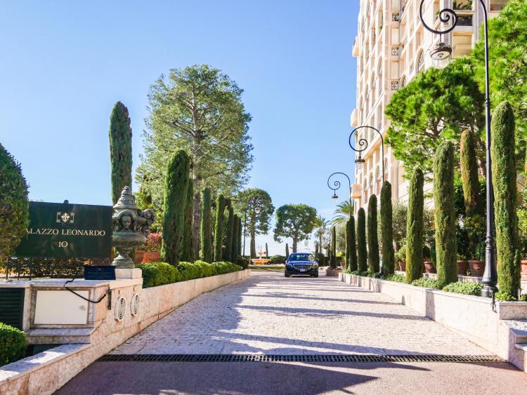 PALAZZO LEONARDO - APPARTEMENT SUR UN ÉTAGE ENTIER - VUE MER