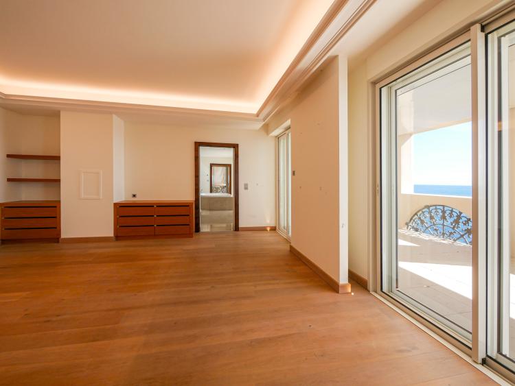 PALAZZO LEONARDO - APPARTEMENT SUR UN ÉTAGE ENTIER - VUE MER