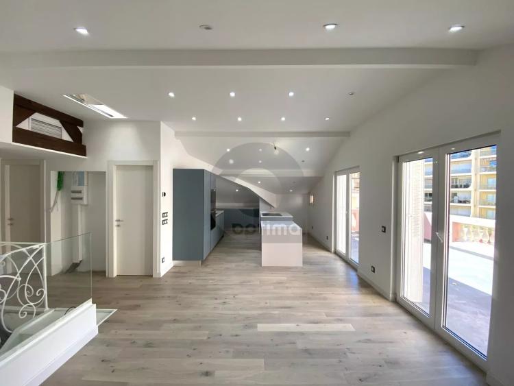 A VENDRE MENTON CENTRE 3P DERNIER ETAGE 62M2 AVEC TERRASSE  38M2