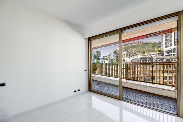 MIRABEAU : Rare appartement de 3 chambres à coucher et  belle vue panoramique