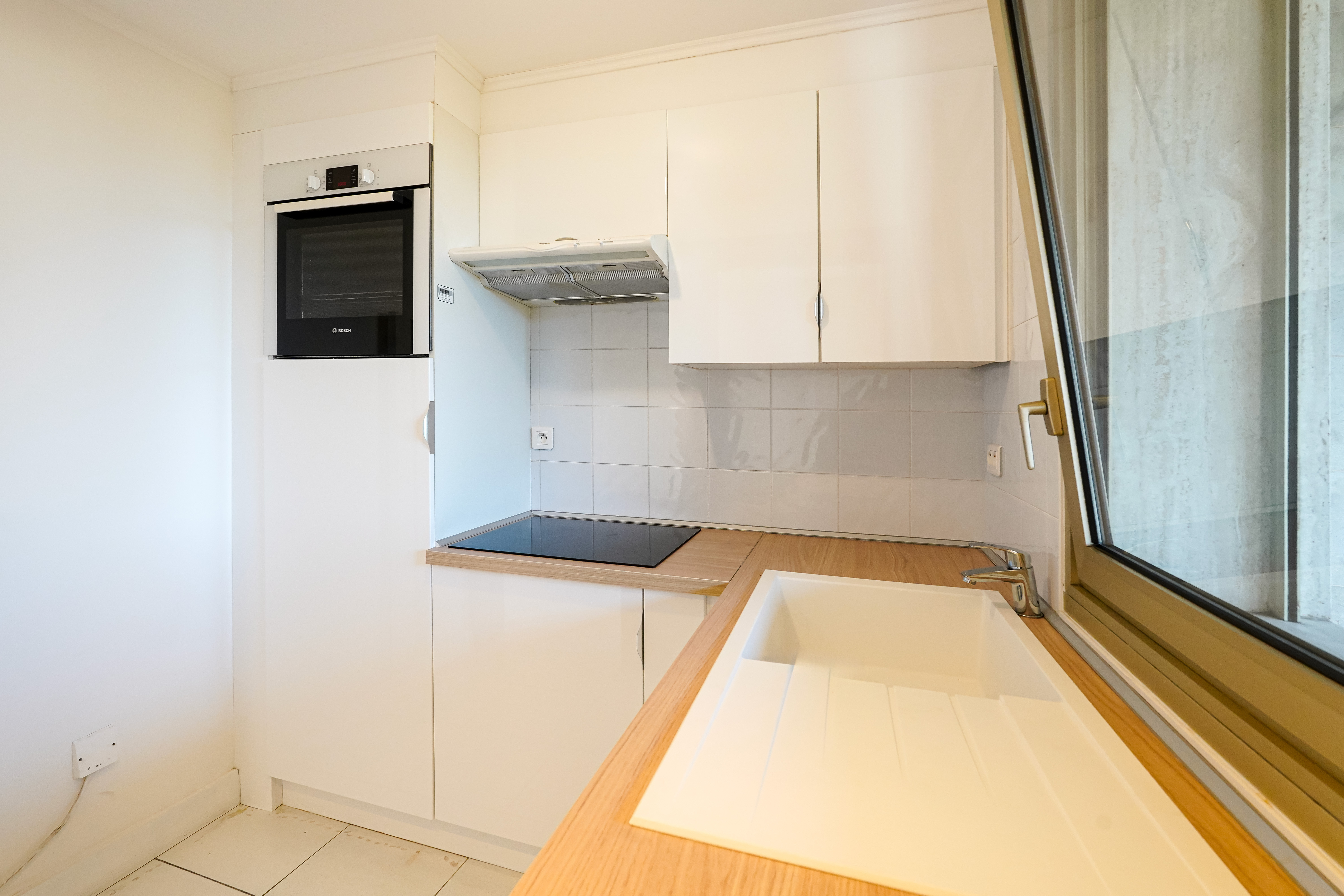 MONEGHETTI - GRAND STUDIO AVEC TERRASSE - USAGE MIXTE