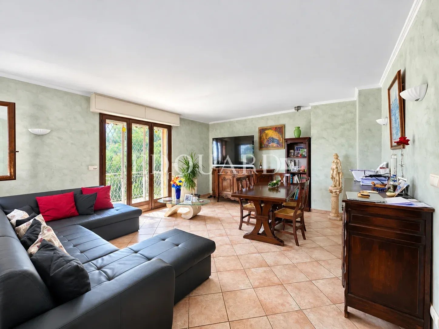 Sur la commune de Gorbio, à vendre maison indépendante avec vaste terrain constructible