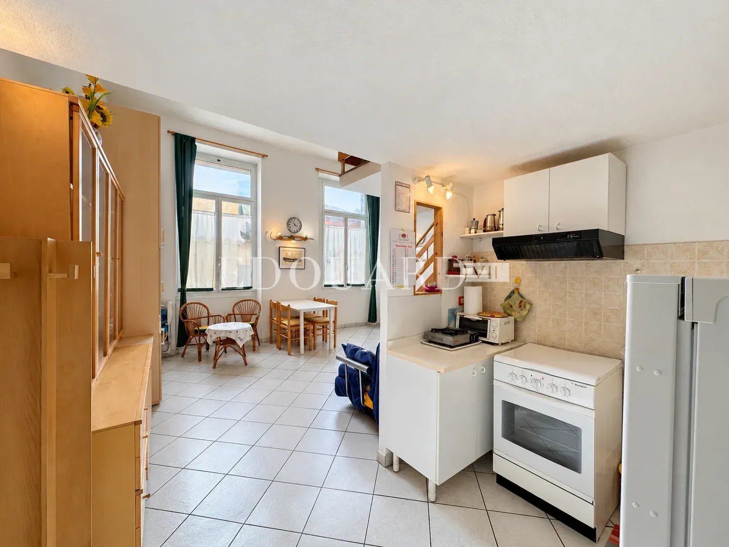 En exclusivité grand studio avec deux chambres en mezzanine, au cœur de la zone piétonne de Menton
