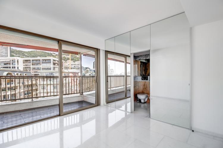 MIRABEAU : Rare appartement de 3 chambres à coucher et  belle vue panoramique