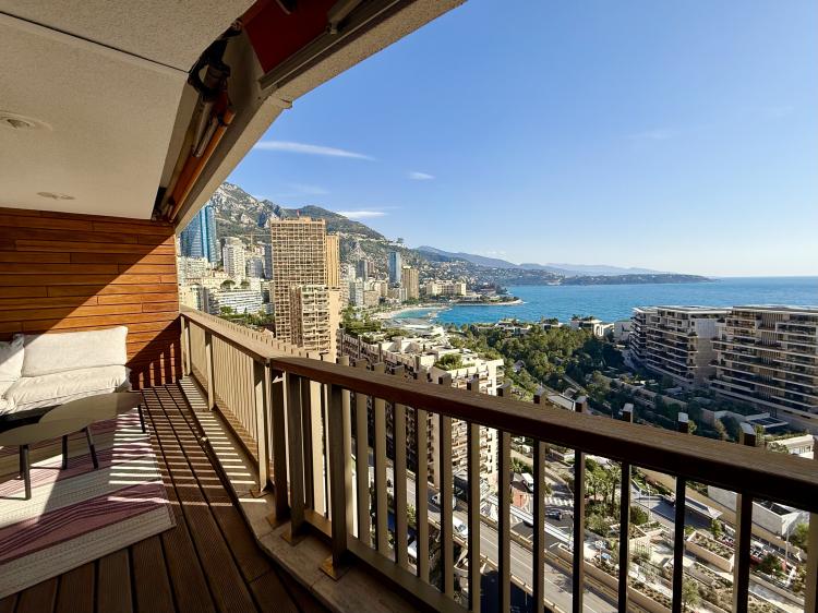 MIRABEAU : Rare appartement de 3 chambres à coucher et  belle vue panoramique