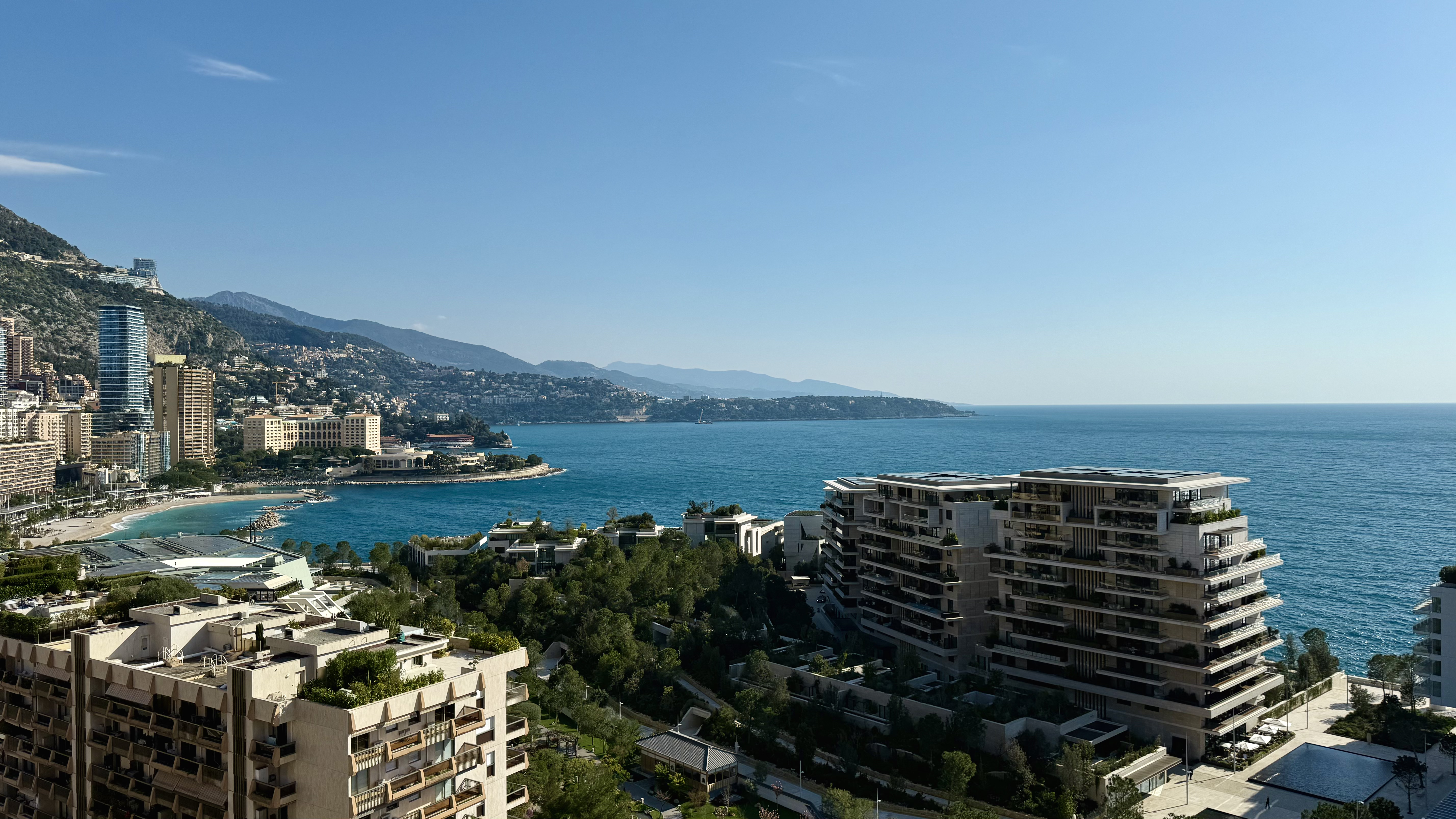 MIRABEAU : Rare appartement de 3 chambres à coucher et  belle vue panoramique