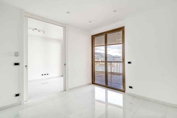 MIRABEAU : Rare appartement de 3 chambres à coucher et  belle vue panoramique