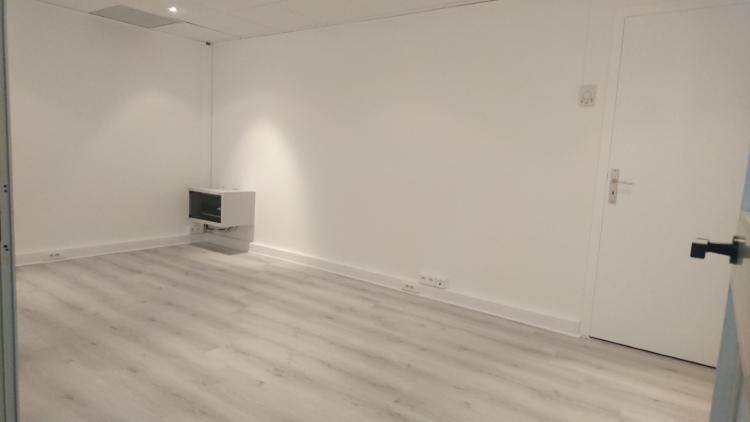 Bureau rénové en plein coeur de Fontvieille