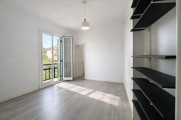 Grand appartement 5 pièces  – Menton