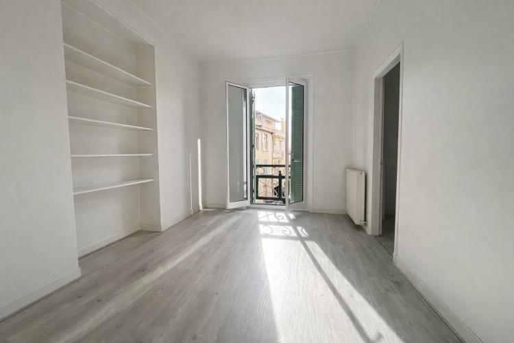 Grand appartement 5 pièces  – Menton
