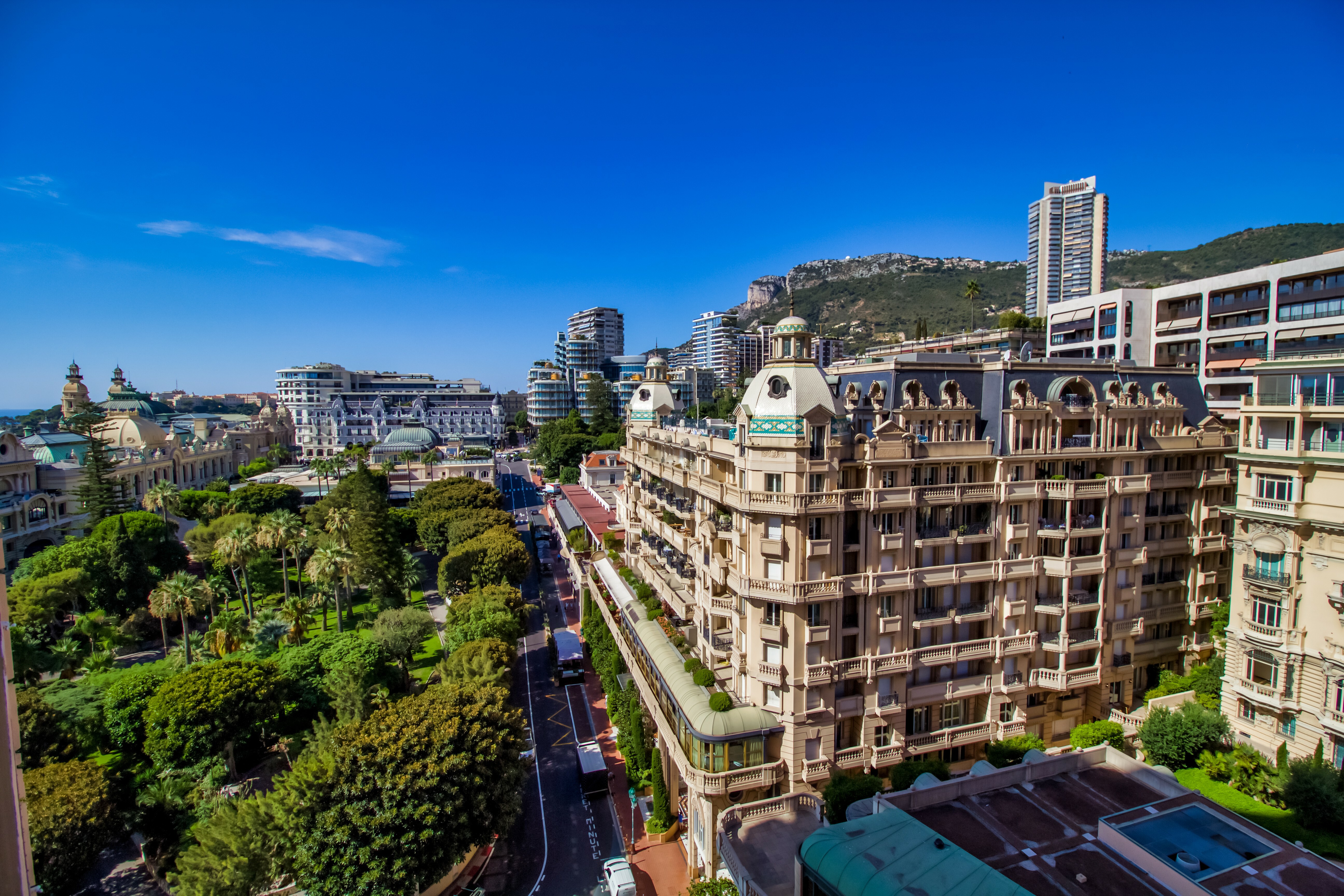 MIRABEAU : Rare appartement de 3 chambres à coucher et  belle vue panoramique